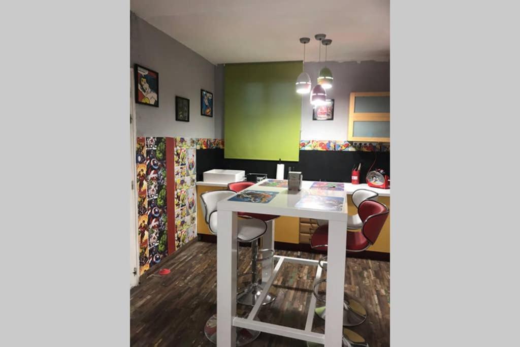 Appartement Style Pop Art Avec Garage Centre Historique ベジエ エクステリア 写真