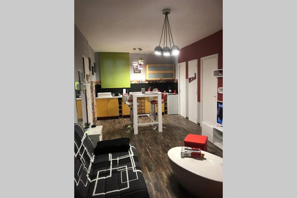 Appartement Style Pop Art Avec Garage Centre Historique ベジエ エクステリア 写真