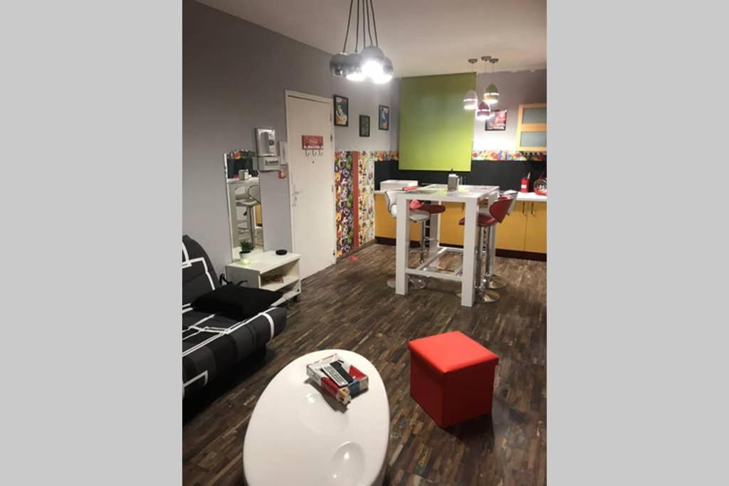 Appartement Style Pop Art Avec Garage Centre Historique ベジエ エクステリア 写真